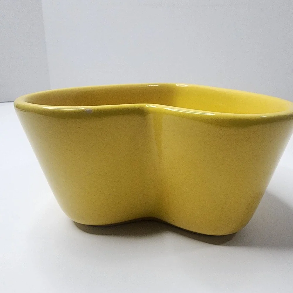 Cheerios Yellow Heart Shaped Ceramic Cereal Bowl 2003 General Mills